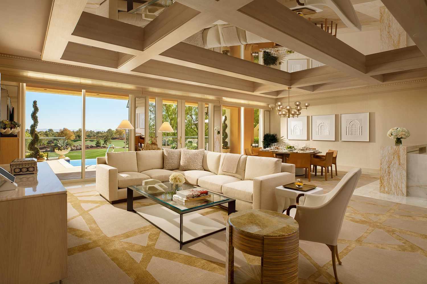 TAL-header-living-room-wynn-fairway-villa-WYNNFAIRWAYVILLA0325-6db16fa9d5194162a2f3c294e94f98e8